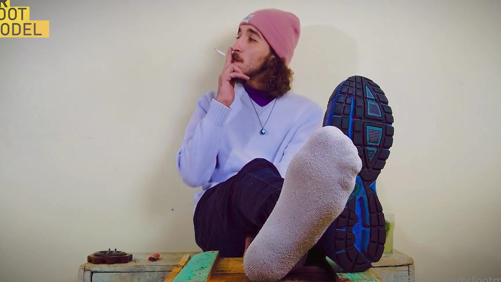 Brfootmodel 2509148135 07 03 2022 Master A Smoking