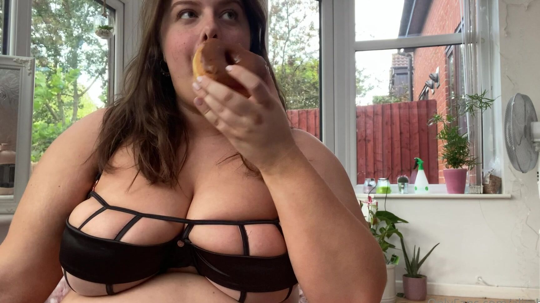 Alissbonyt 348940219 05 22 2020 Eating My Favourite Food