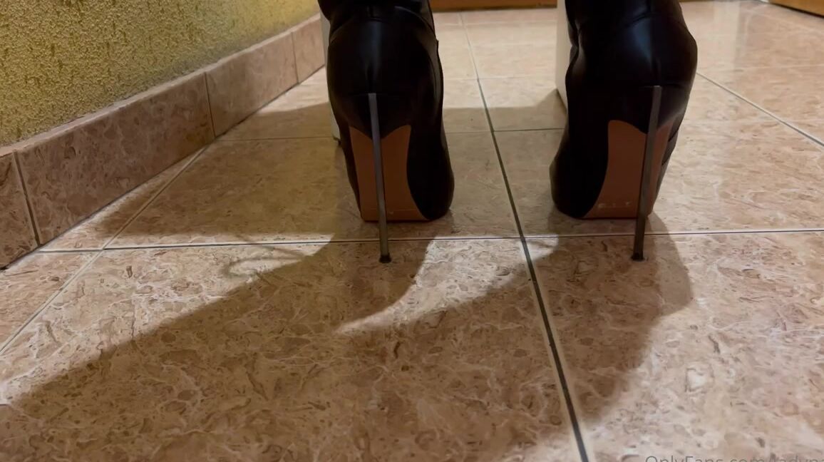 Ladynaama Onlyfans Segodnya Ty Popal Na Moyu Bdsm Sessiyu Ervyy Prikaz Takoy Nujno Nasladitsya Fetishem Koji I Vylizat