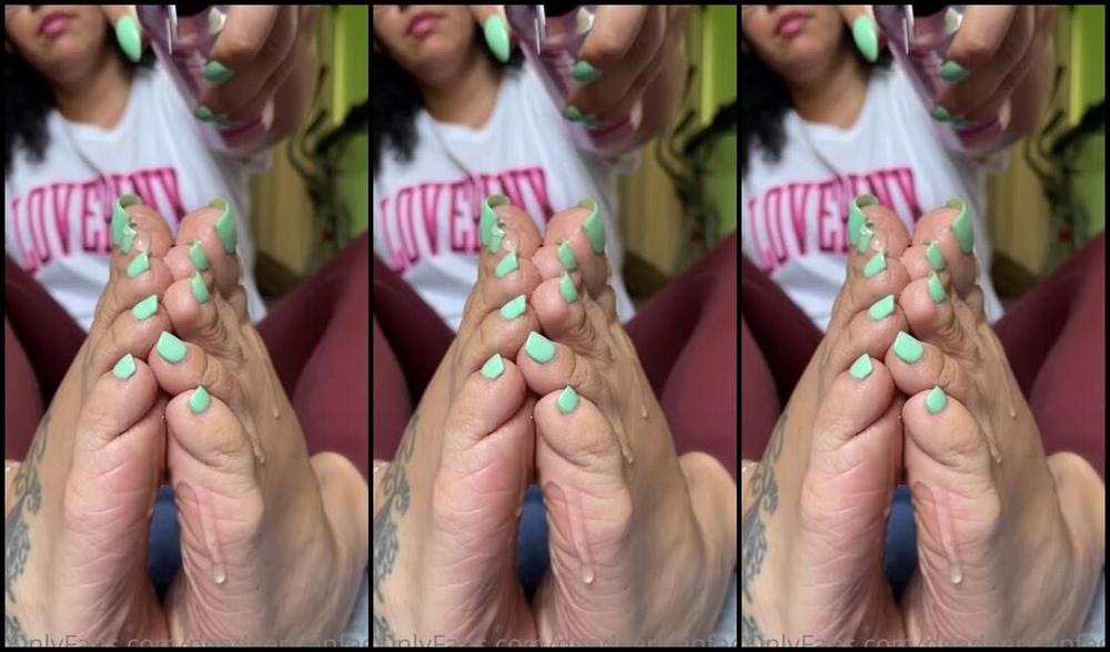 Deedeericanfeet Onlyfans Good Morning As Requested I Guess In This One I M In A Very Sticky Situation