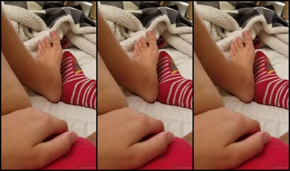 Goddessgabriela Onlyfans I Know A Lot Of You Loved My Natural Nails But I Cant Wait To Show You My New Pedicure Tomorrow 1