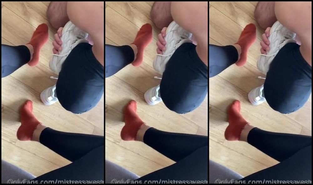 Mistress Sayeste Aka Mistressayeste Onlyfans Drop To Your Knees And Worship My Divine Socksp