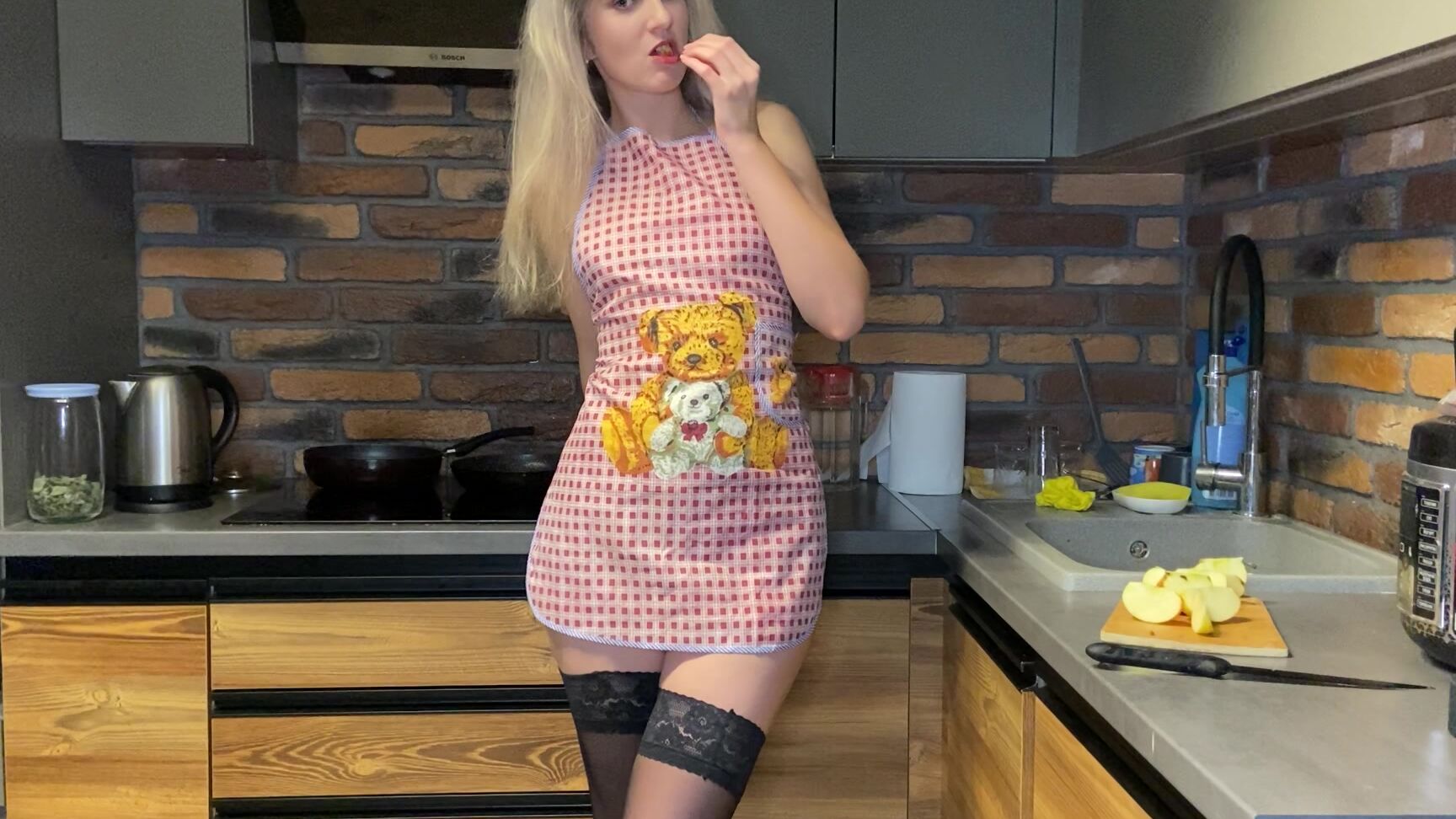 Apron Fetish, Blonde, Foot Fetish, Pussy Play, Stocking housekeeper-touching-pussy-inthe-kitchen ManyVids