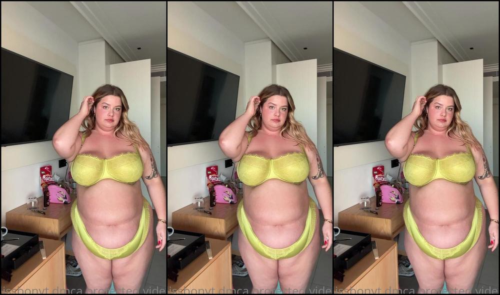 Alissbonyt 2755364317 01 29 2023 Showing Off