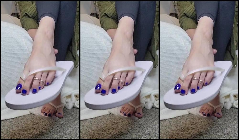 Megan Fletcher Aka Sweetsoleprincess Onlyfans Requested Flip Flop Dangling And Spreading My Perfect Pretty Toes With Lots Of Jewelry