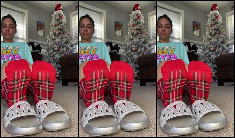 Deedeericanfeet 11 29 2024 Onlyfans Video As Requested Flannel Socks And My Mk Slides Tease