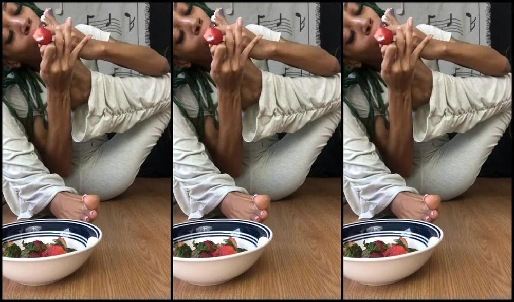 Toesbyayla Onlyfans Makes You Wanna Kneel Down And Eat My Toes With Me It Was Soooo Good