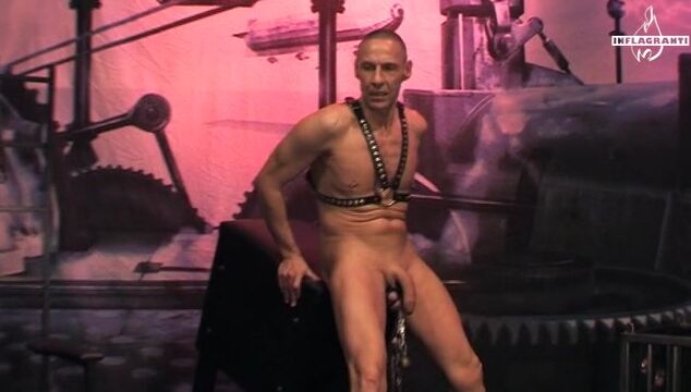 BDSM, Ballbusting, Foot Fetish, Nylon, Fetish, Rubber, FemDom Gehorche deiner Lady Inflagranti