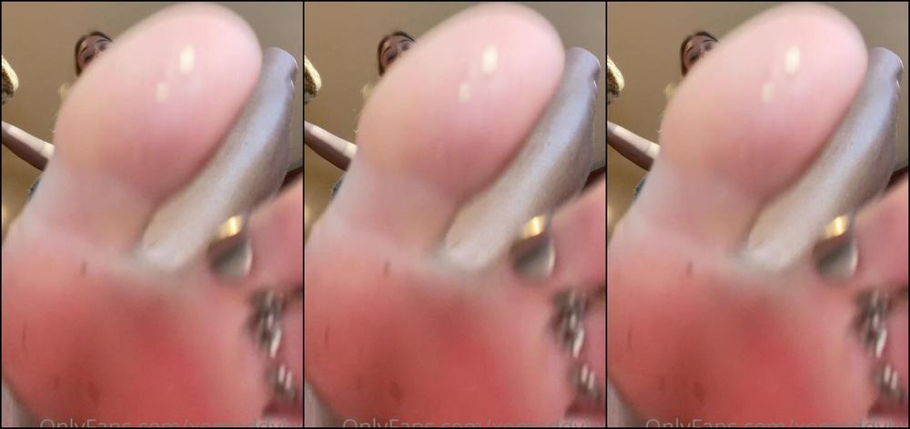 Xomaddykxo For You Puny Helpless Freaks Lick My Soles Clean Before I Crush You Like The Pathetic Roa