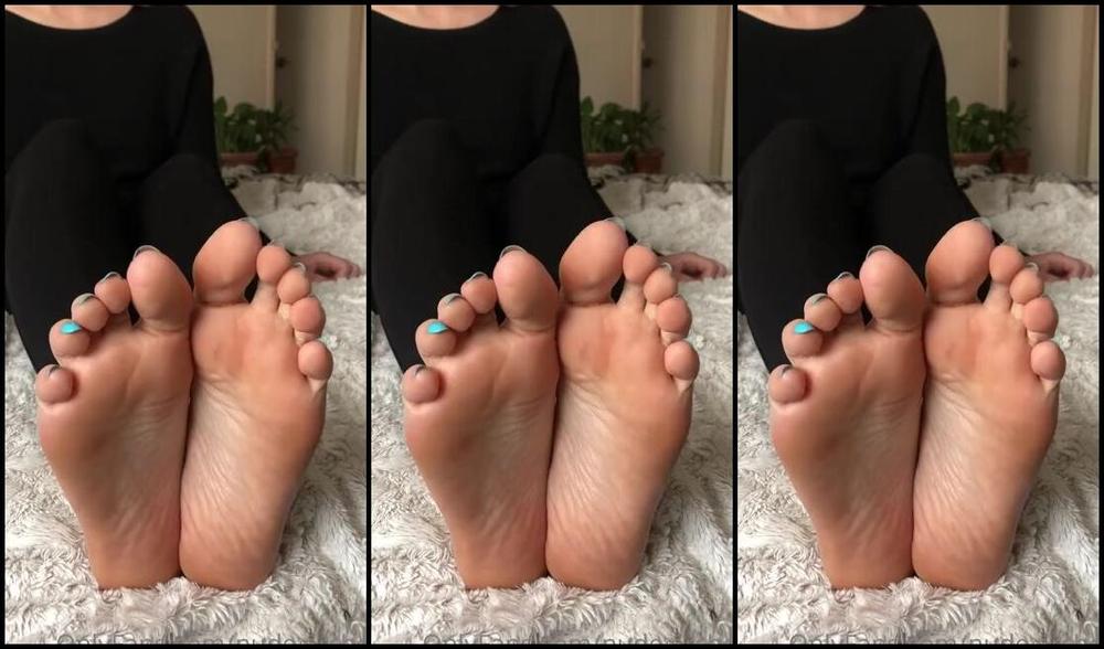 Nude Arches Nicknamed Nude Arches 10 13 2022 Onlyfans Video Soft Blankets Soft Feet And A Soft Bed My Favourite Scenario For Some Lazy Day Play