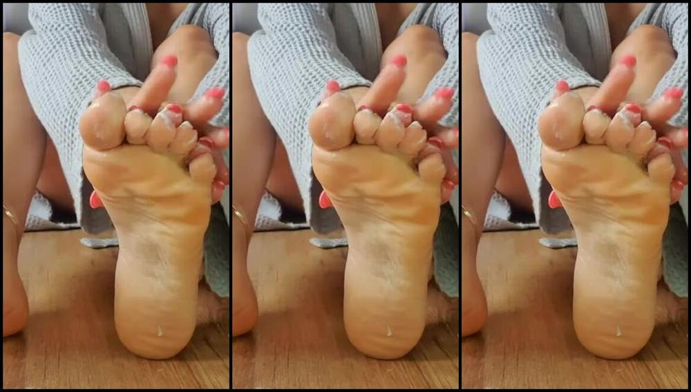 Sofiastoe Aka Sofiastoes Onlyfans It Will Feel Much Better If You Are The One Lotioning My Pretty Feet Part 1