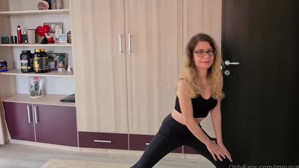 Miruna Fit Girl Nicknamed Mirunafitgirl Onlyfans Me As A Fitness Girl Doing Some Streching Exercises And Being Filmed From Different Angles