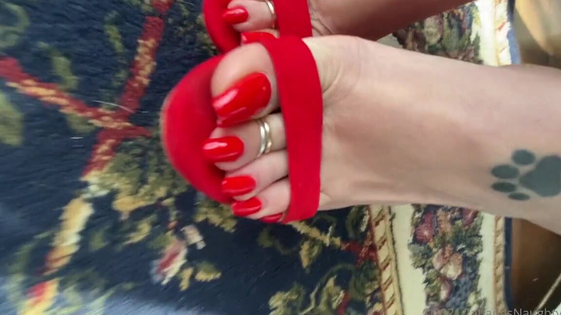 Tatianasnaughtytoes Nicknamed Tatianasnaughtytoes Onlyfans Happy Sunday2