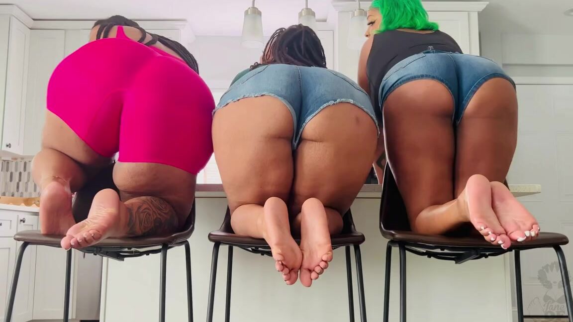 Iwantnique Onlyfans Ass Amp Soles X3 Do You Think You Could Handle All 3 Of