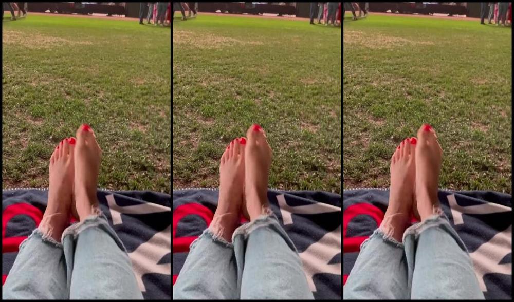 Gorgeous Long Toes Nicknamed Gorgeouslongtoes Onlyfans Live Music Is Good For The Soul New Pedi Tomorrow Kiss The Red Goodbye