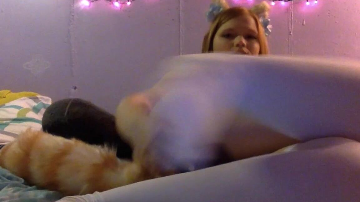 Sluttyfox Kitten In Heat