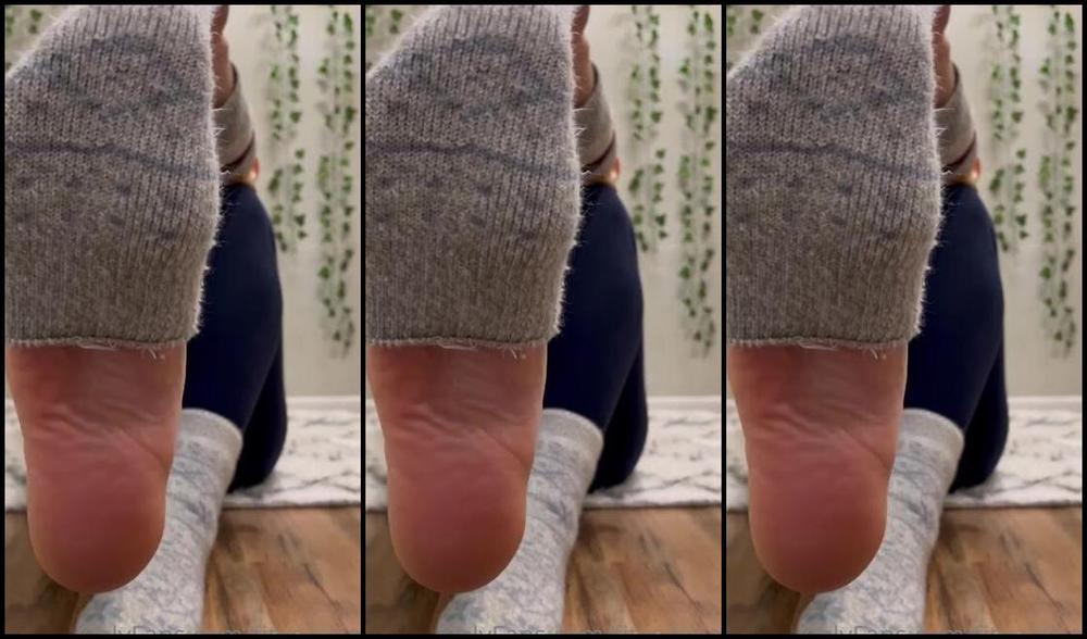 Nina Aka Fityoginina Onlyfans Just A Casual Chat Telling You How I Hurt My Neck Doing Nothing Because Apparently I M Old Now And