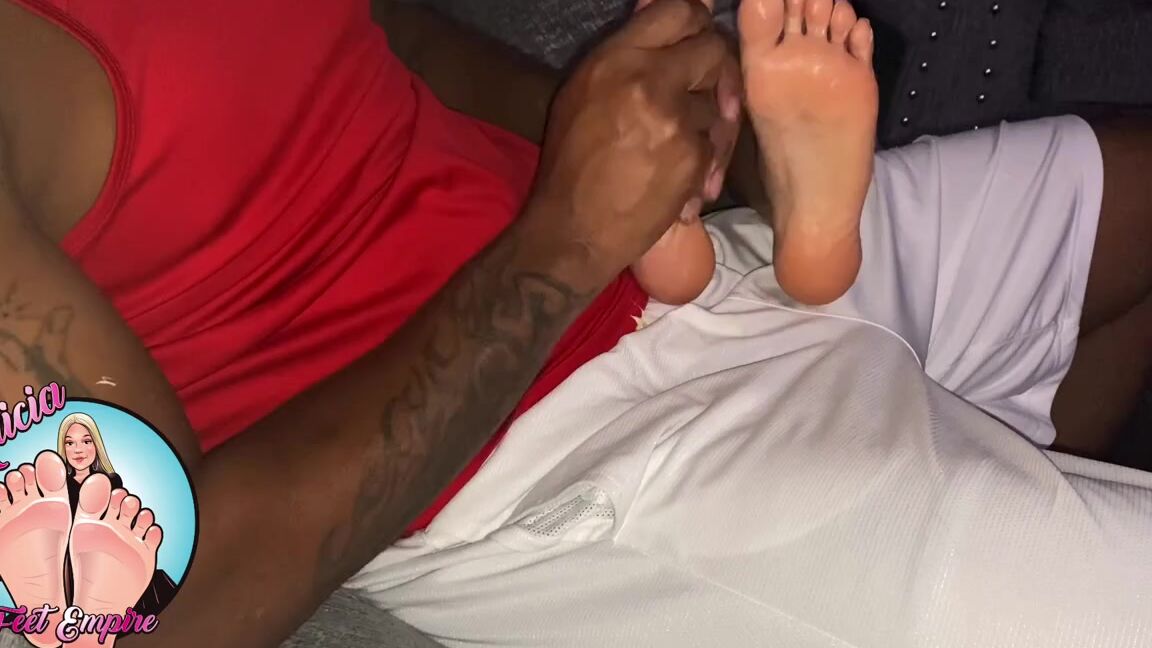 Alicia Feet Onlyfans My Smelly Feet Deserves A Massagep