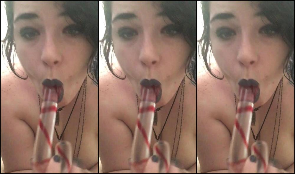 Venus Coventina Happy Holidays Blow Job