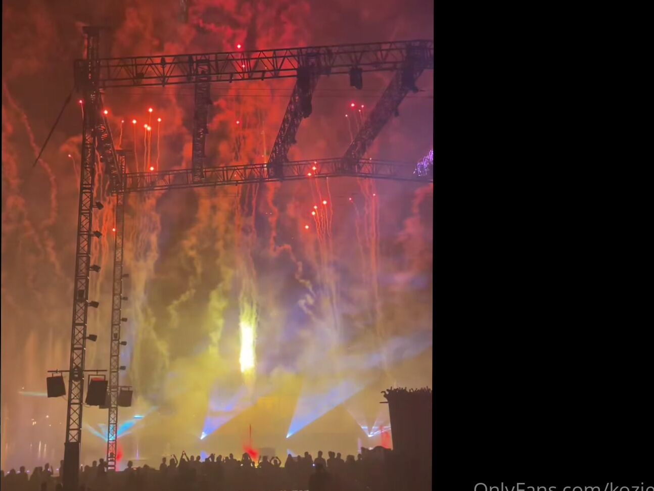 Koziebear This Was At Sea World Too Their Closing Show It Was Amazing In Person The Ending Brough