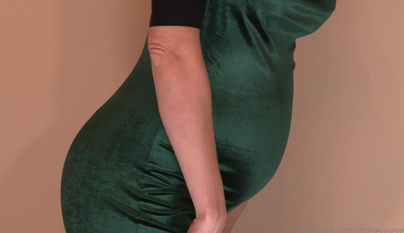 Thejensensplay Let Me Tease You In This Little Green Dress Special Thanks To A Fan For This Custom R