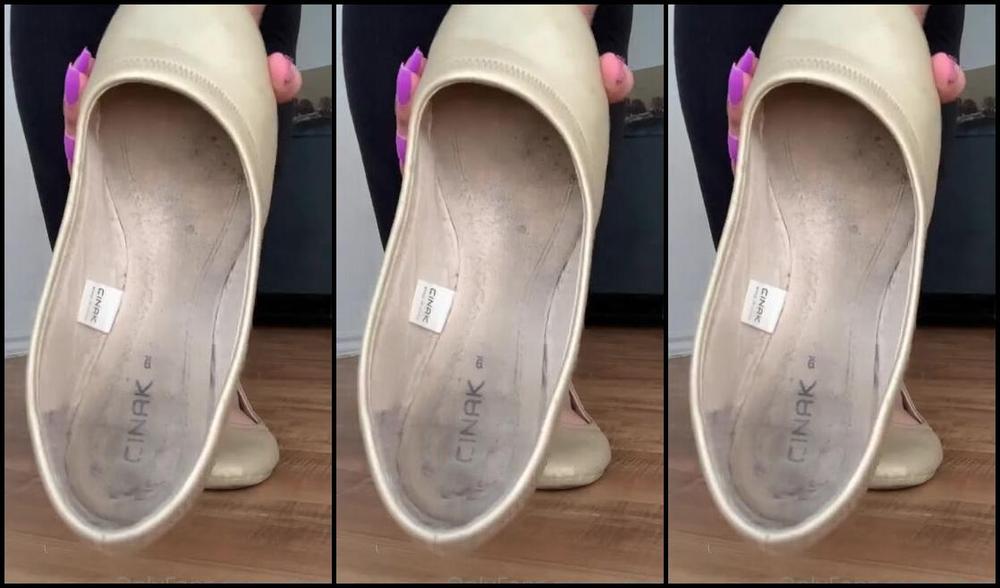 Natasha Aka Vibez3 Onlyfans Your Pathetic Ass Is Right Where I Left You On Your Knees Waiting To Clean My Dirty Soles Wiggl