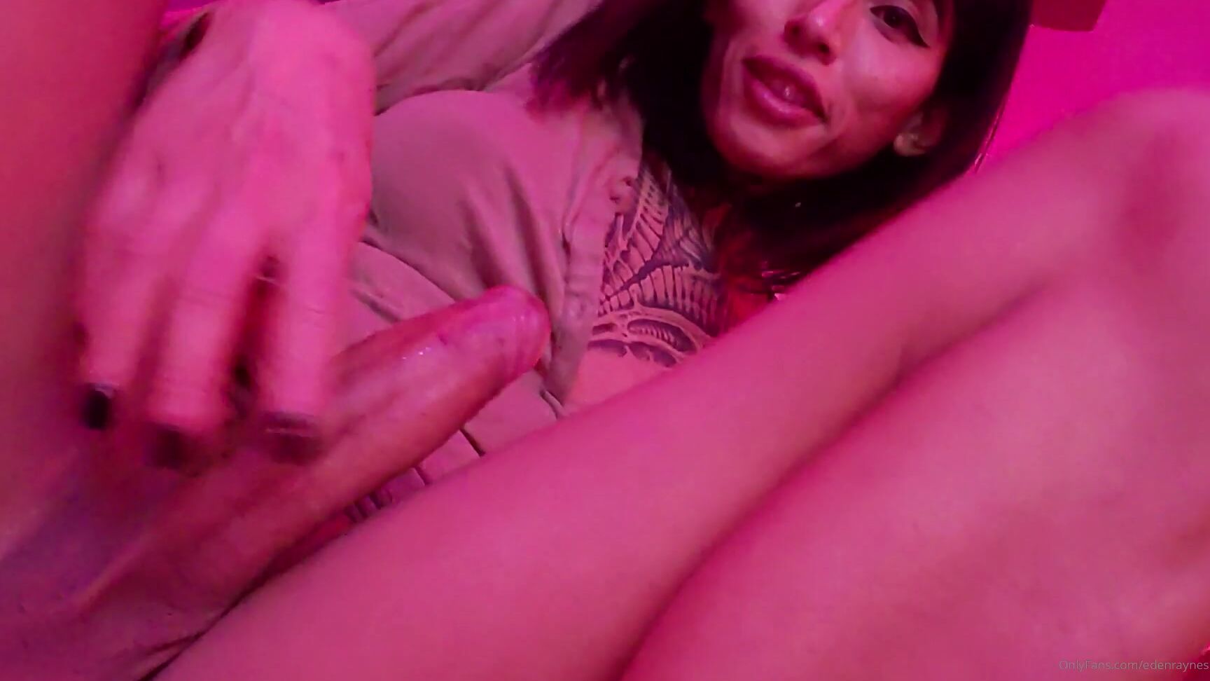 edenraynes-19-03-2020-184850802-good-morning-to-all-my-quarantined-horn-dogs-out-there.-your-morning-glass-of-milk-is-serv