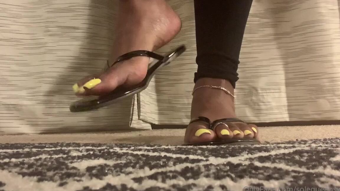 Sole Queen Nicknamed Solequeensworld Onlyfans Flip Flops And Yellow Toes A Little Asmr To Get You Going This Morning