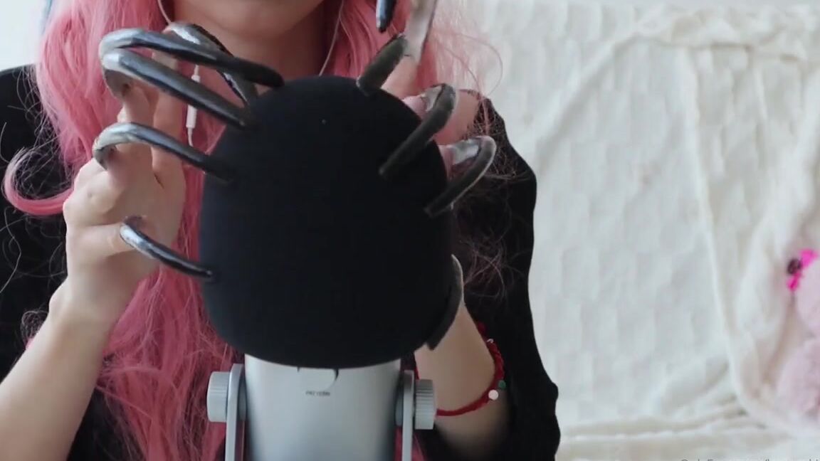 Lalalaura Nicknamed Lauras Kingdom 04 26 2020 Onlyfans Video Christinas Head Trip