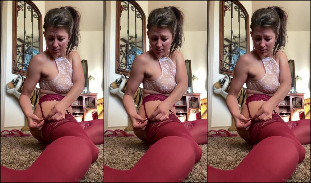 Heidi Lee Bocanegra Venting Red Stockings