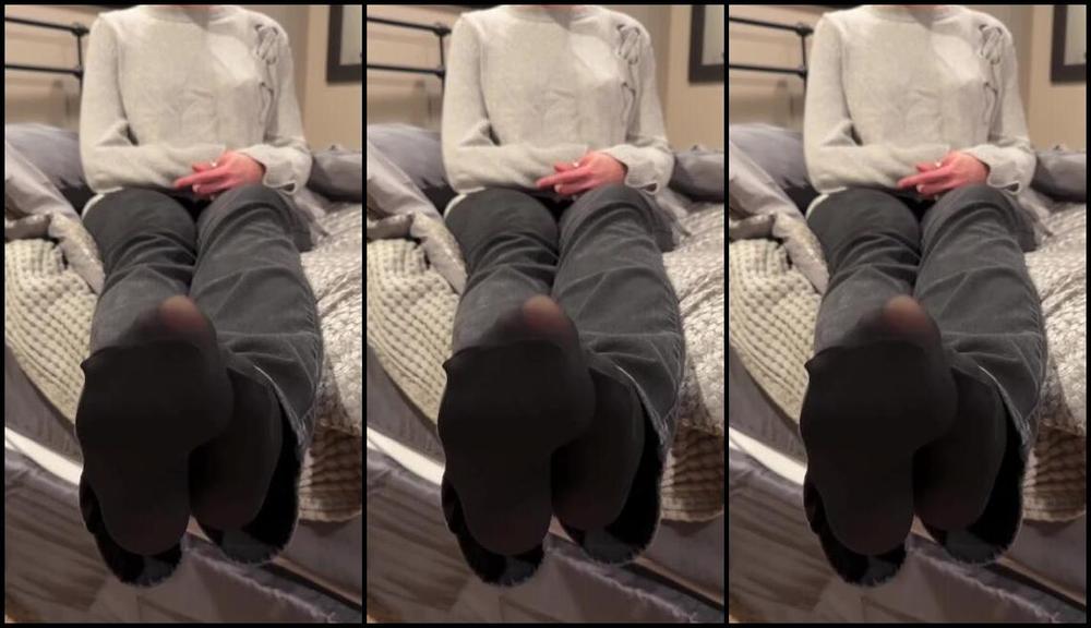 Solemate91 Nicknamed Solemate91 01 14 2025 Onlyfans Video Are You Stroking To My Nylon Feet Right Now If Not You Should Be