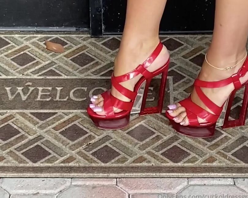 Goddess Grace Nicknamed Goddessgrace Onlyfans Welcome To My World To All My New Slaves And Subscribers Jop