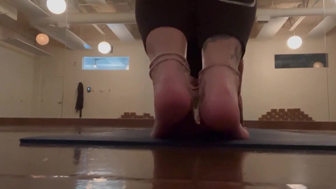 Thefantasychest Onlyfans Stretch It Out I M Going To Force You To Watch Me Stretch And This Isn T Just Any Stretchp