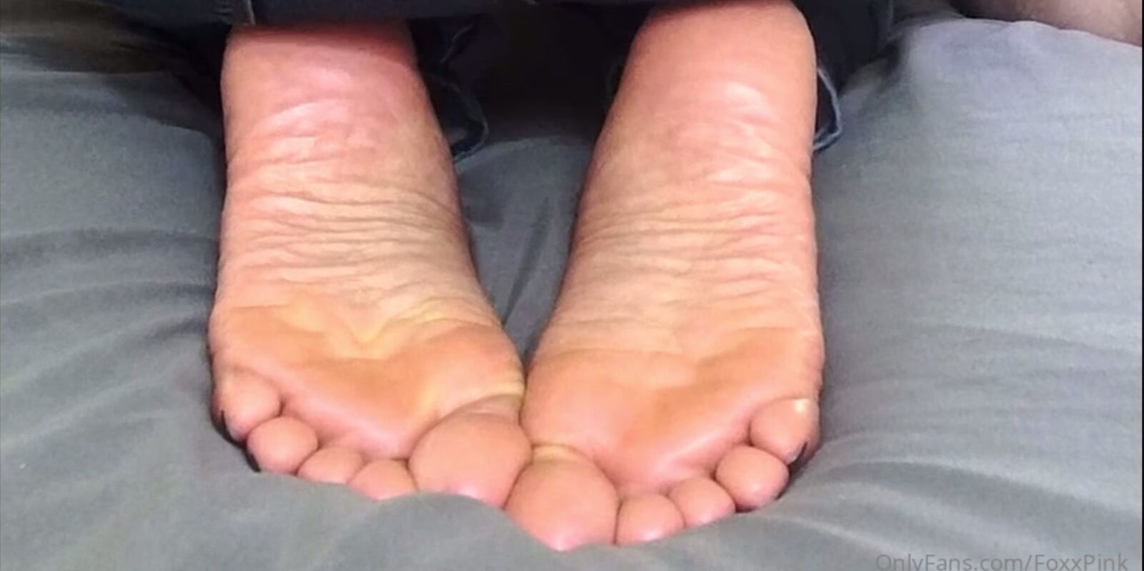 Feet, Foot Fetish, Ebony Foot Fetish, Wrinkled Soles, Soles feet focus while sucking cock ManyVids
