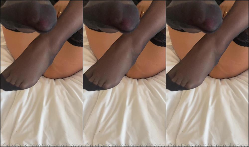 annapolinaxxxx-15-08-2020-707684964-pour-mes-amoureux-des-jolis-pieds-et-des-bas-fetish-lovers-it-s-for-you