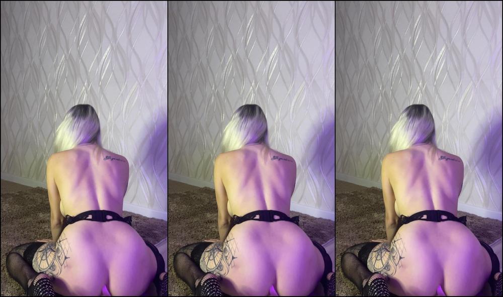 "SweetBlondyVi" buttplug, dildoriding, doublepenetration, garterandstockings, highheels CUSTOM Double penetrations with toys manyvids