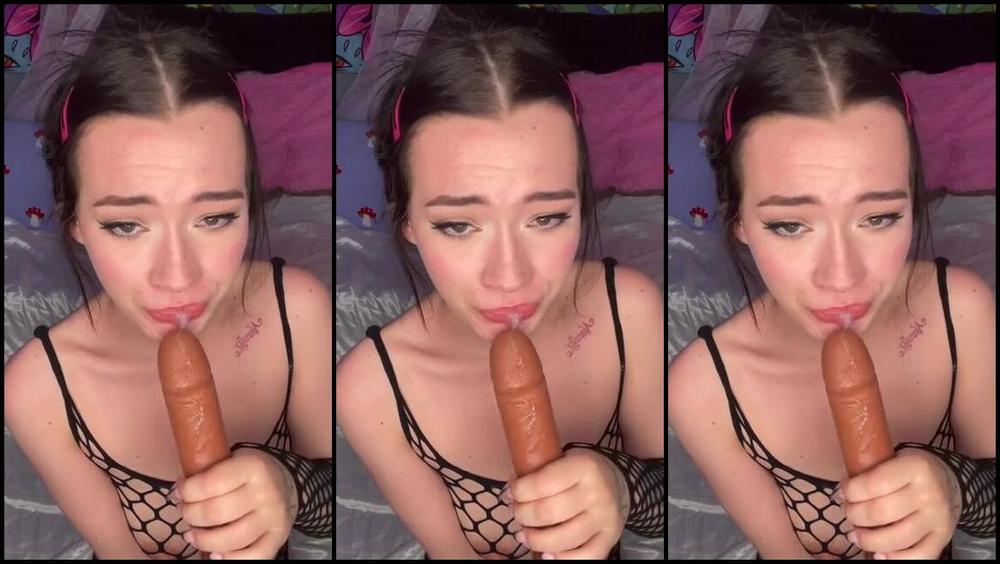 Cami Aka Camicutesoles Onlyfans I M Sure You Wish You Girlfriend Would Gag On Your Cock Like This Ap