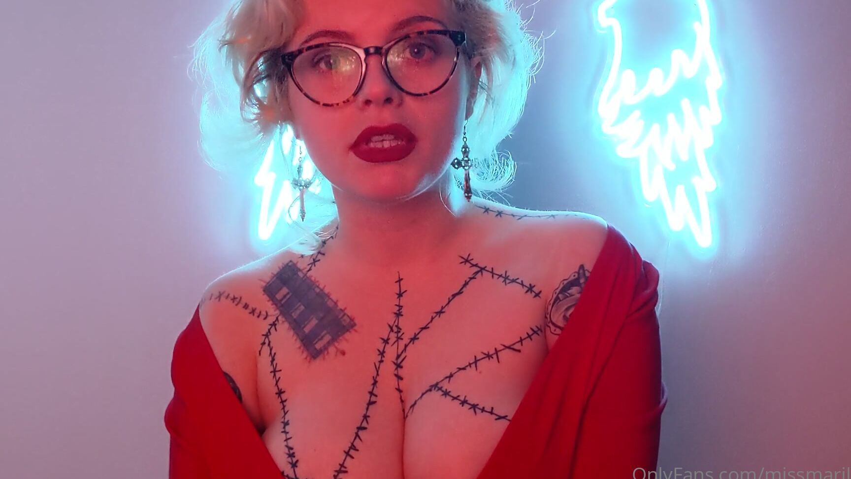 Missmarilynxx Make A Good Impression I Dare You