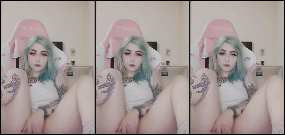 Deerbxby Fingering My Self On My New Chair