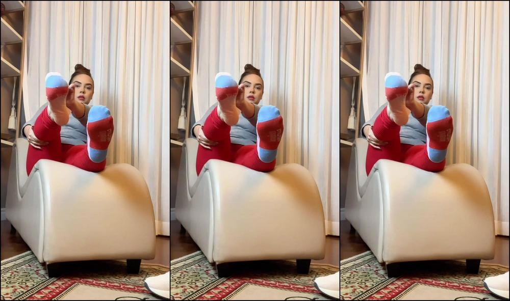 Goddesslohan 3461080807 08 29 2024 Sinta O Arroma Dos Pes Da Sua Deusa Apos Boltae Da Academia Solas Que Te Convida