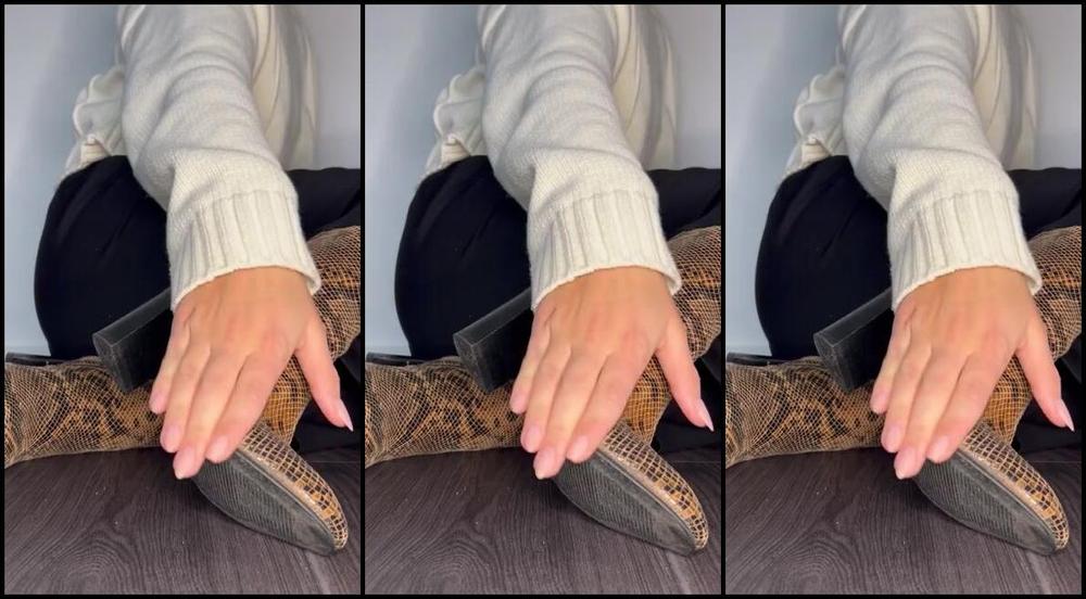 Sarina Jones Nicknamed Sarinajones 02 10 2025 Onlyfans Video Im Taking Off These Boot Heels Really Slow For You