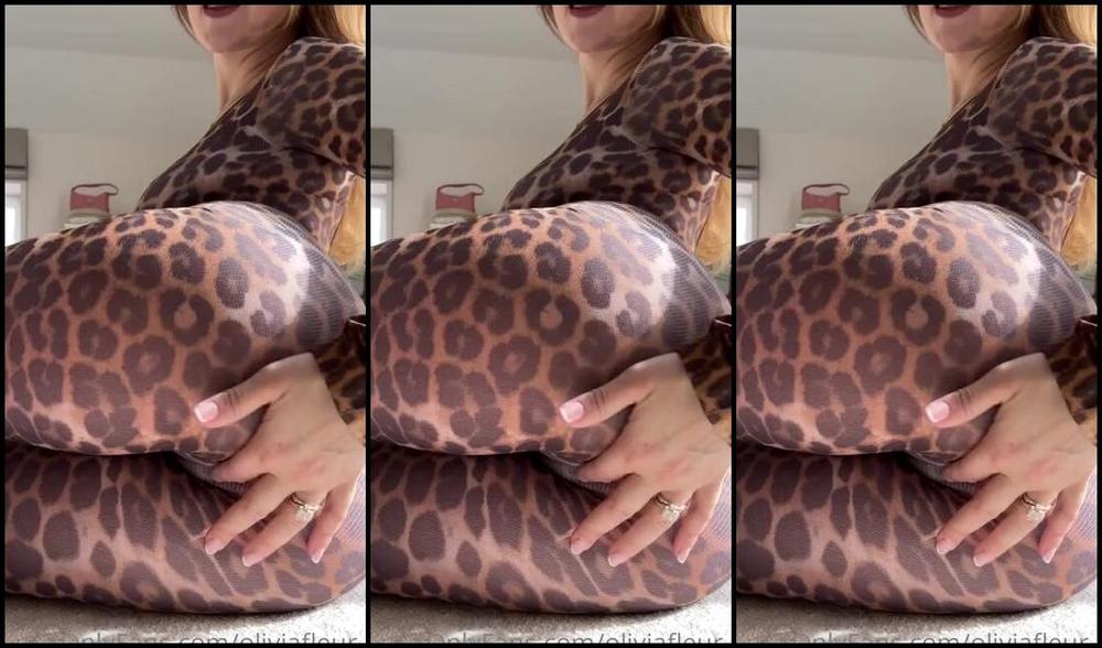 Oliviafleur X 07 06 2023 Onlyfans Video Miaow This Catsuit Gives Me The Tightest Camel Toe 6Jmy