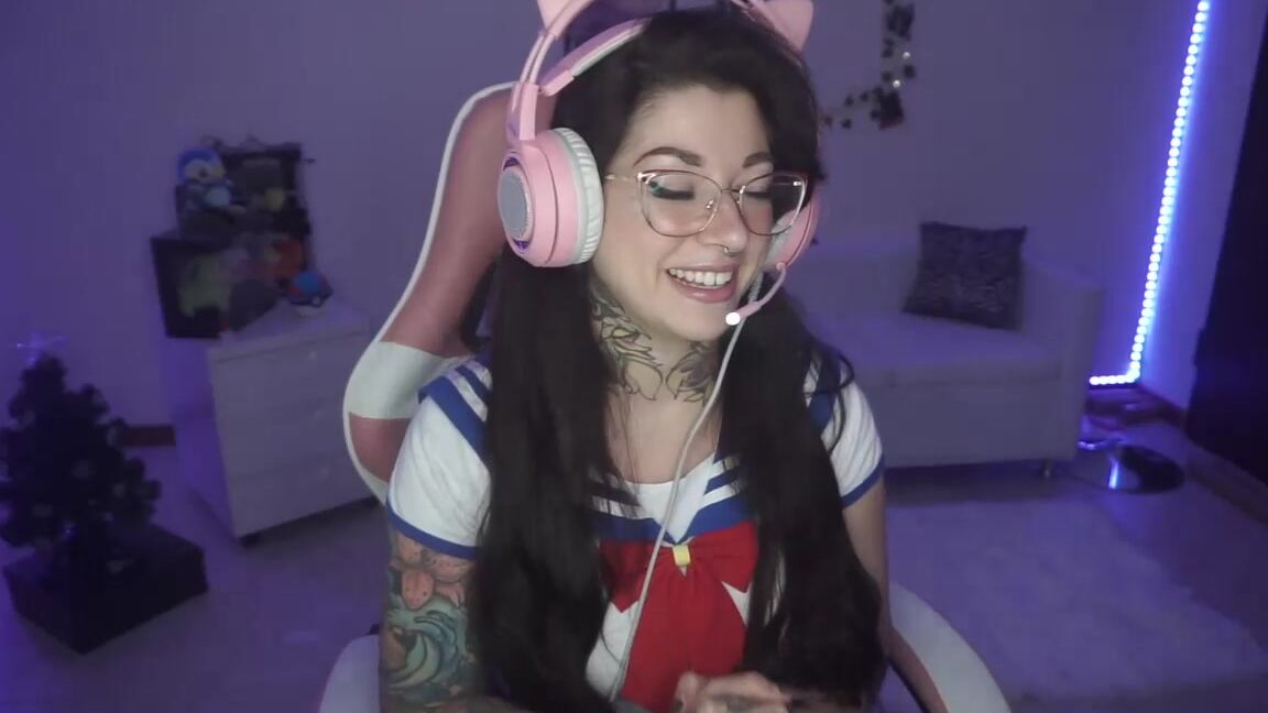 Suicidegirls Stream Started At Pm Hello Alerosebunny Is Here For You D