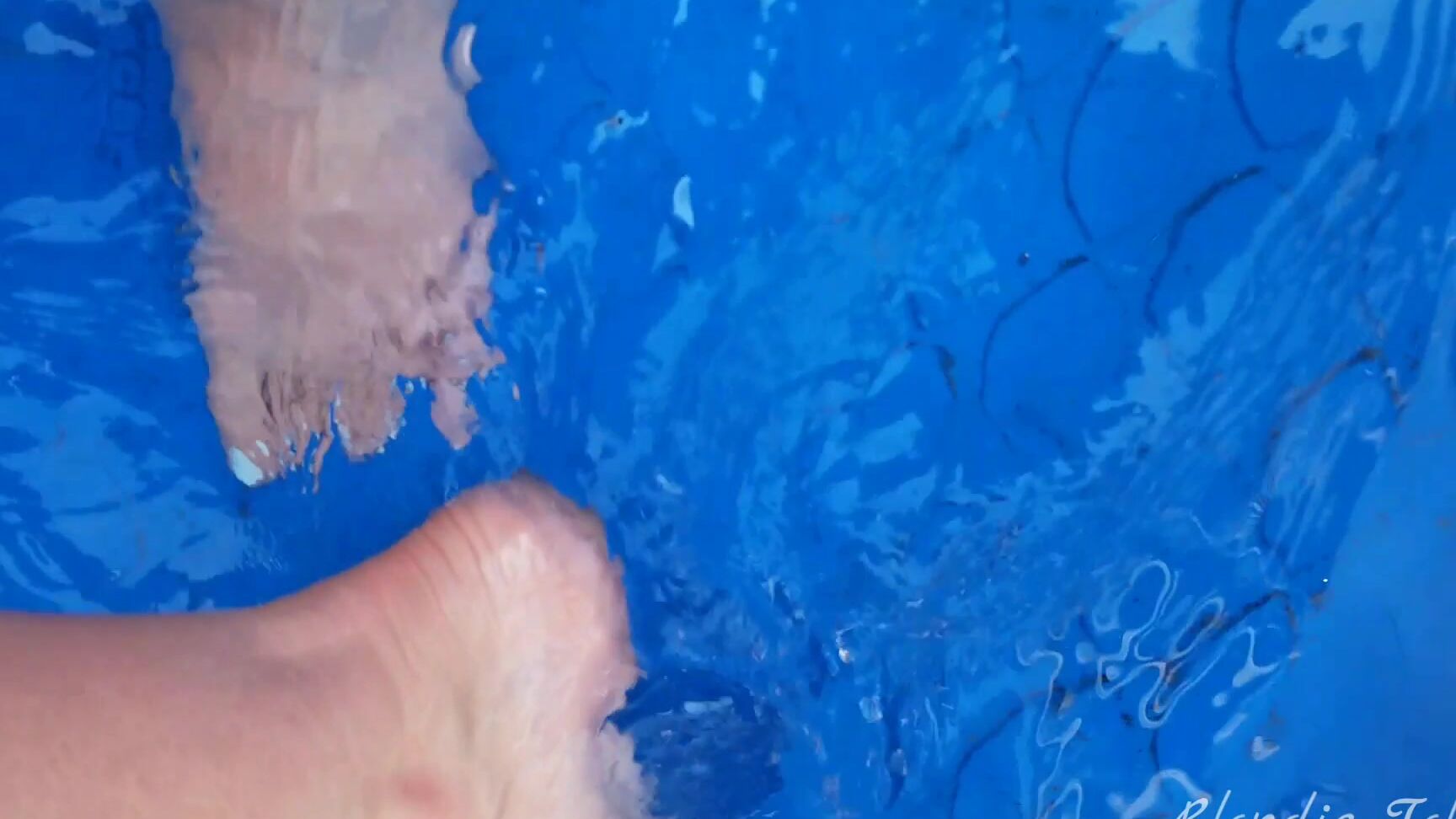 Blondieblooms Video Minutes Im Soaking My Feet In A Kiddie Pool