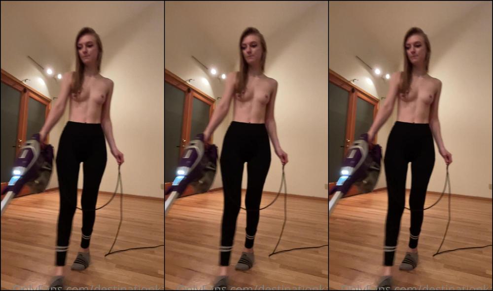 Destinationkat Cleaning My House Excuse My Hair I Took A Bit Of A Nap Right Before This Lol