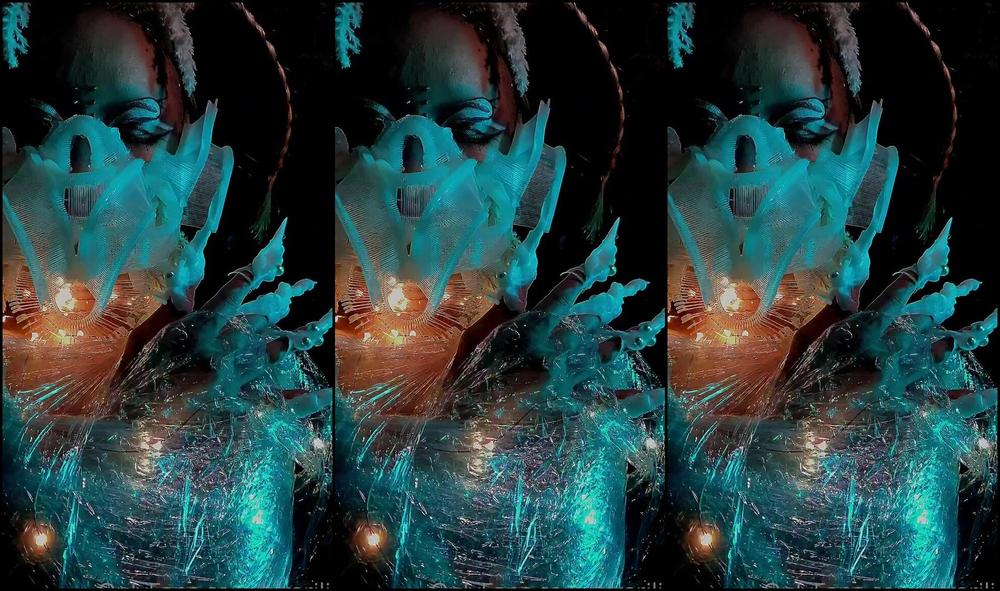 Hirarilily Undulating Nails Heart