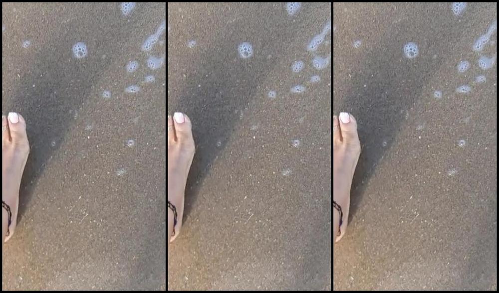 Meryann Aka Solesqueenrd Onlyfans Im On The Beach Talking With The Universe Soul