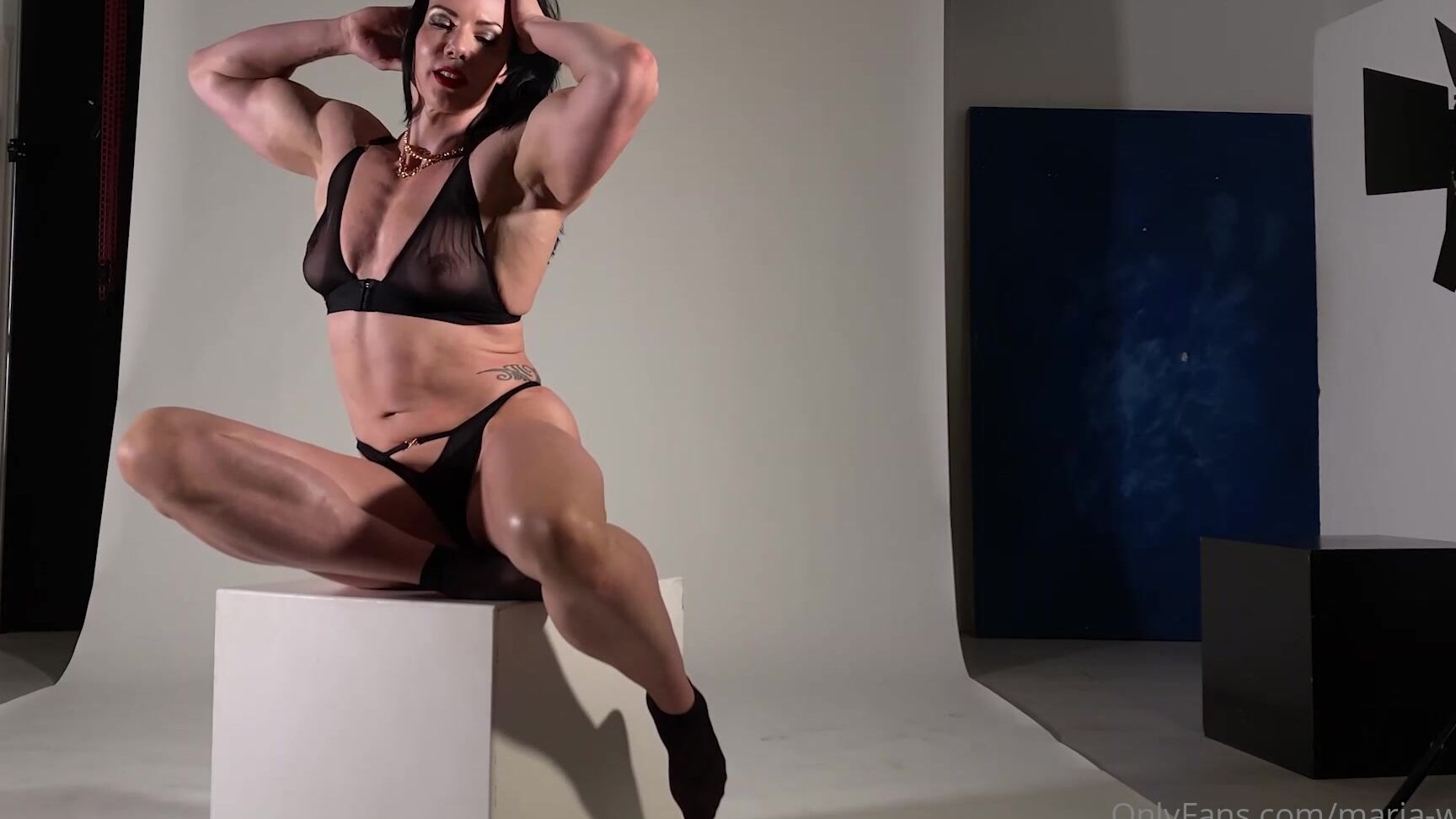 Maria Wattel Happy Monday Lets Make A Productive Week I Am Travelling For My New Training Regime Ver