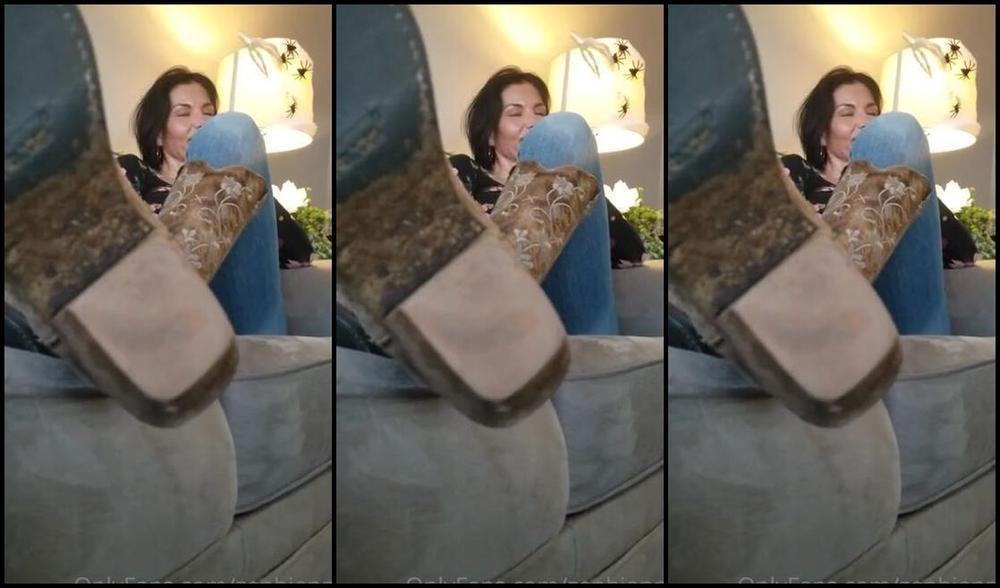 Worldgoddess Onlyfans Typically I Like To Relax On Sundays And Watch Some Football Just Stay Down There And Admire The