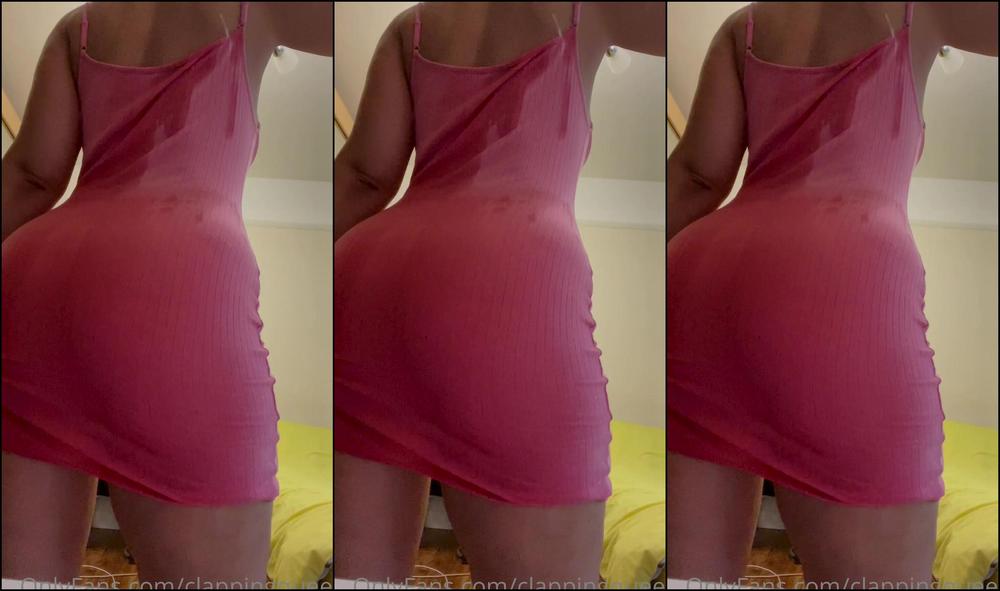 Tuttibae Playing With Water And Getting Real Wet In My Room